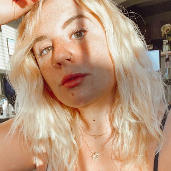 Meet your Posher, Melanie - Picture 1 of 1